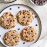 Healthy chocolate chip oatmeal cookies
